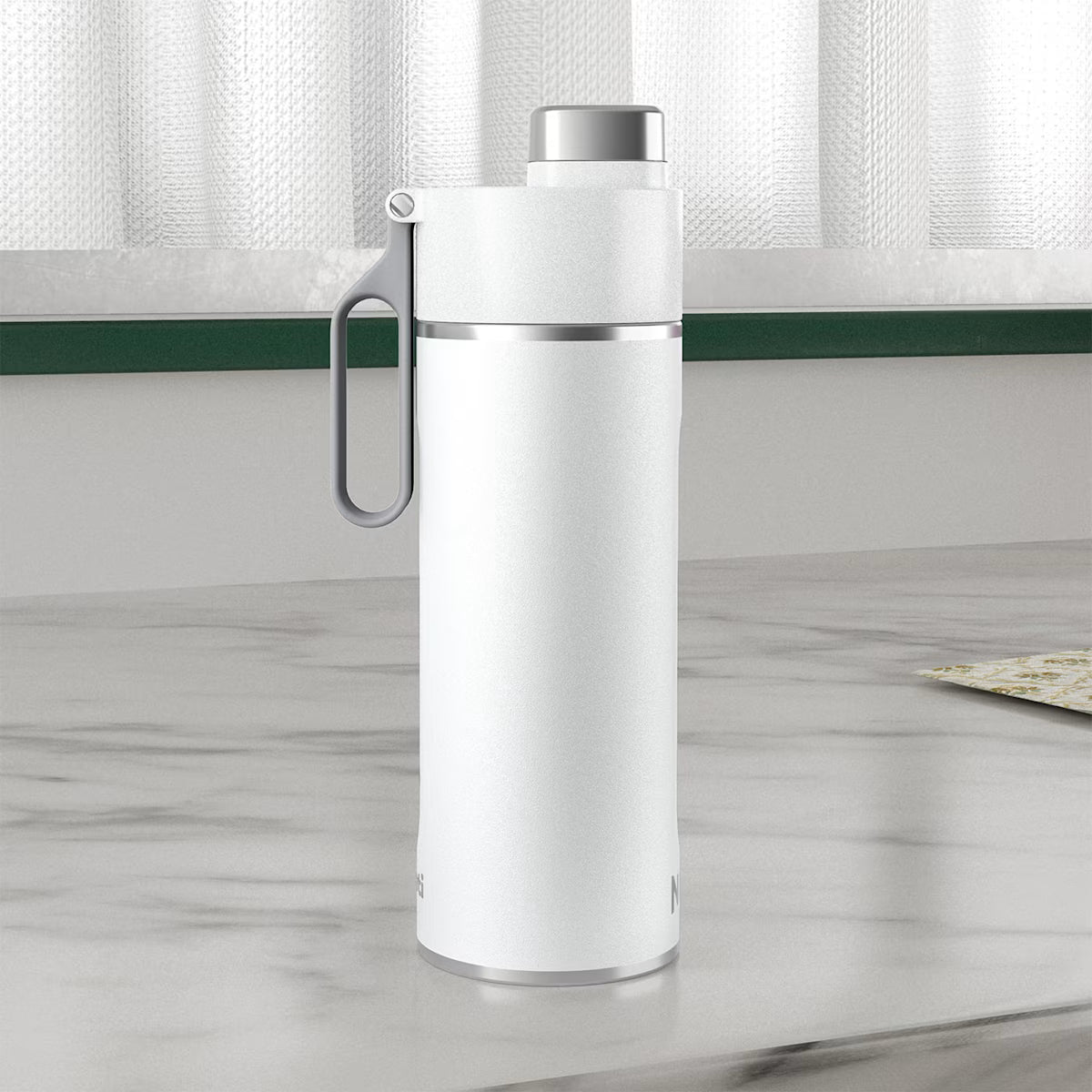 Ninja FrostVault 30QT/28L Wheeled Cooler, Ice Pack & Thirsti Bottle Bundle