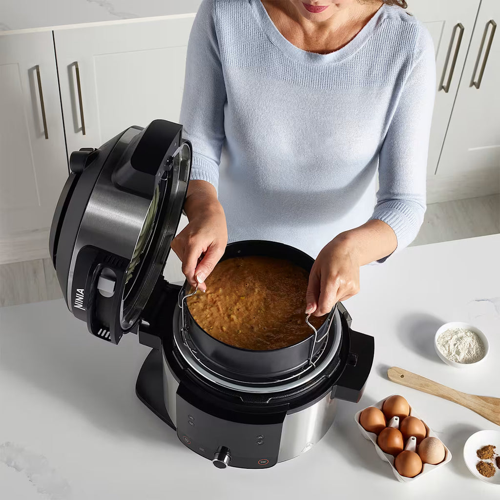 "Ninja Foodi 11-in-1 SmartLid 6L Multi-Cooker OL550UK & Accessories Exclusive Bundle