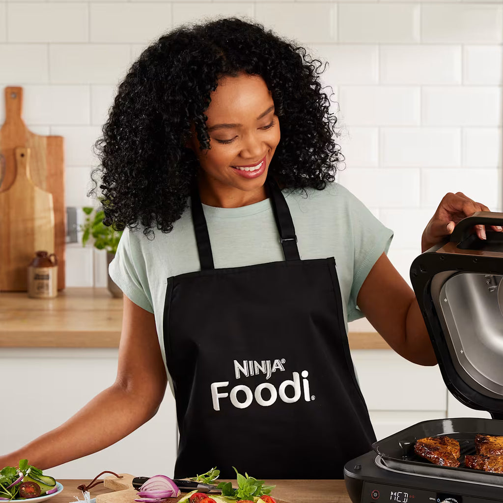 "Ninja Foodi 11-in-1 SmartLid 6L Multi-Cooker OL550UK & Accessories Exclusive Bundle