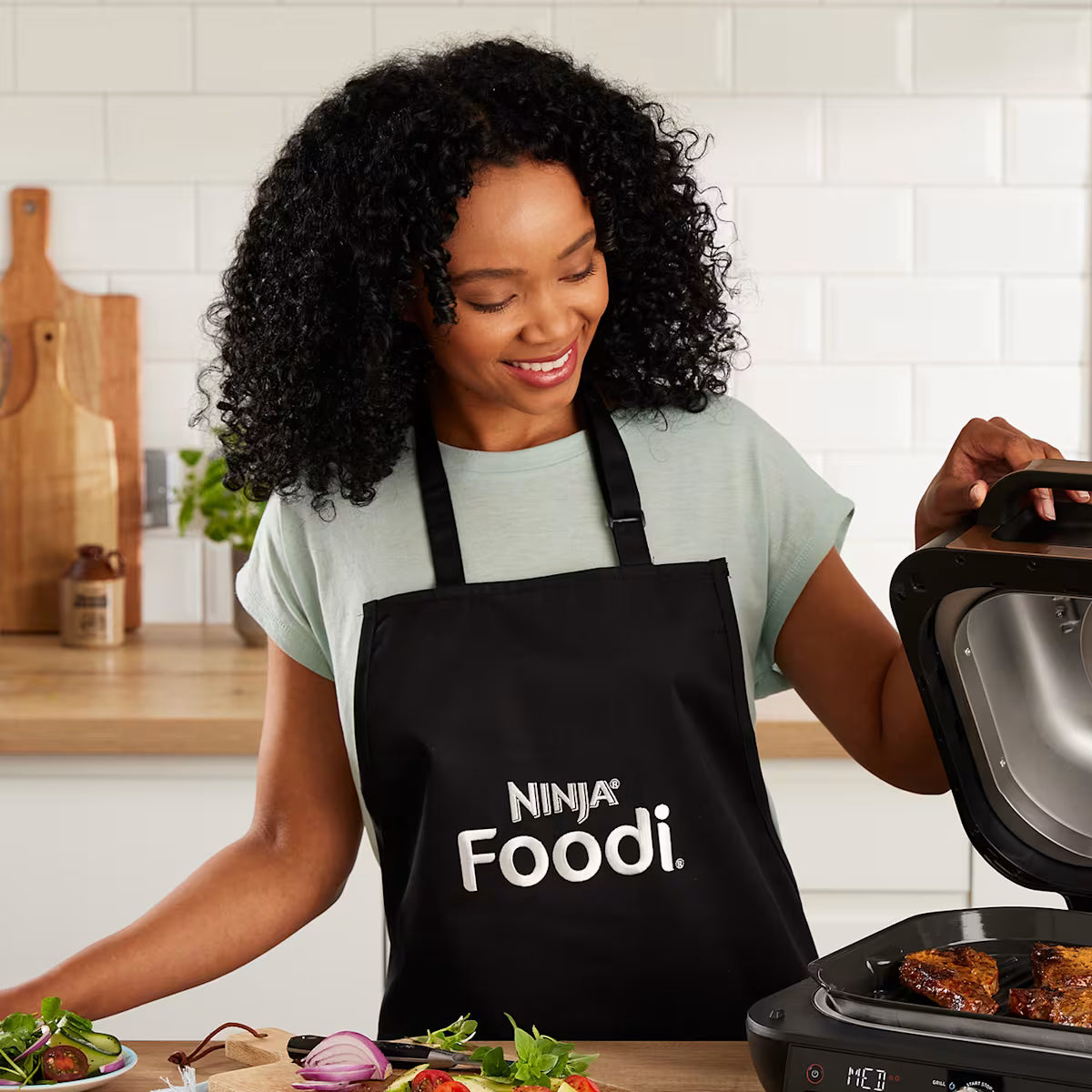 "Ninja Foodi 11-in-1 SmartLid 6L Multi-Cooker OL550UK & Accessories Exclusive Bundle