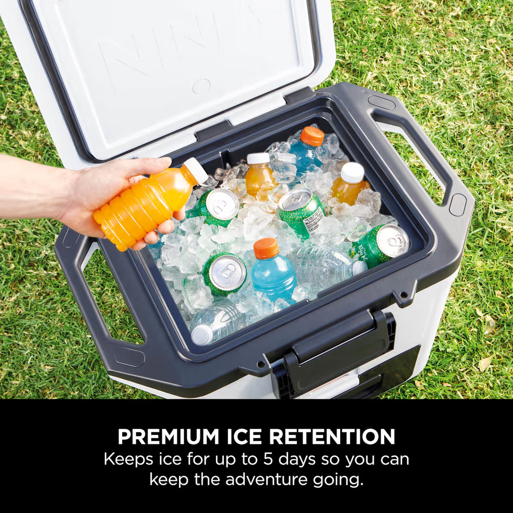 Ninja FrostVault 30QT/28L Cooler, Ice Pack & Thirsti Bottle Bundle